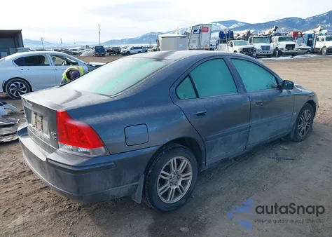 2006 Volvo S60 2.5T из США, поврежденный, VIN YV1RH592562532398